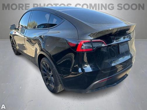 2021 Tesla Model Y Standard Range Rear-Wheel Drive