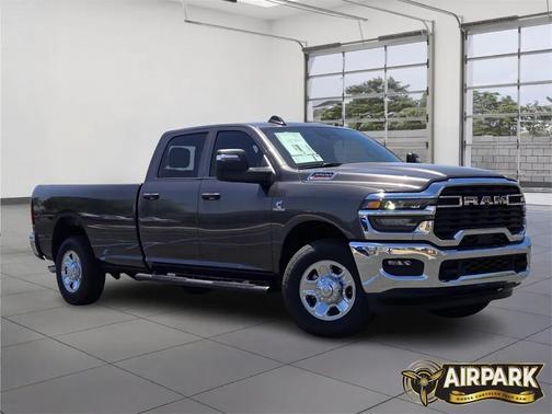 2025 RAM 3500 Tradesman Crew Cab 4x2 8' Box