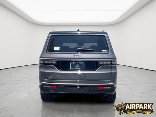 Baltic Gray Metallic Clearcoat 2026 Jeep Grand Wagoneer Upland