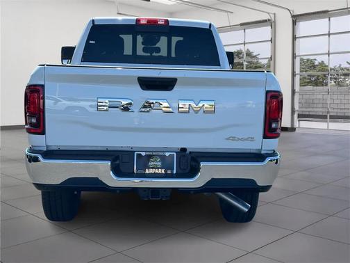 2025 RAM 2500 Tradesman Crew Cab 4x4 6'4' Box