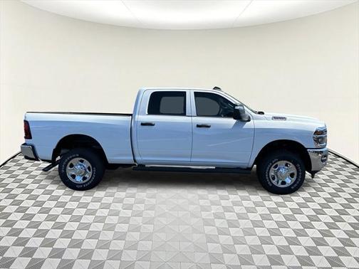 2025 RAM 2500 Tradesman Crew Cab 4x4 6'4' Box