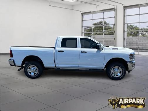 2025 RAM 2500 Tradesman Crew Cab 4x4 6'4' Box