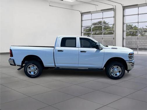 2025 RAM 2500 Tradesman Crew Cab 4x4 6'4' Box