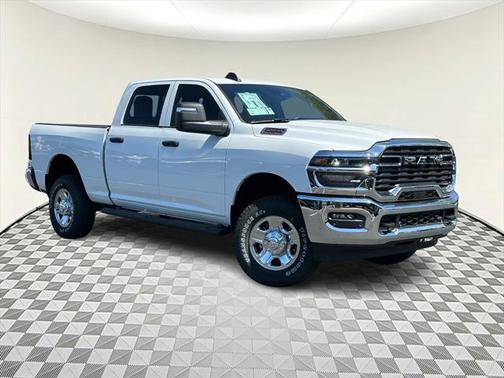 2025 RAM 2500 Tradesman Crew Cab 4x4 6'4' Box