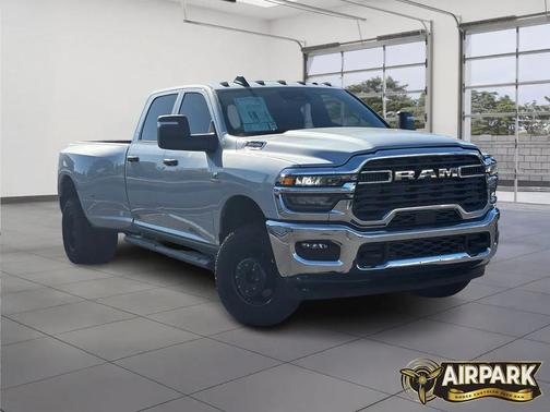 2026 RAM 3500 Tradesman Crew Cab 4x4 8' Box