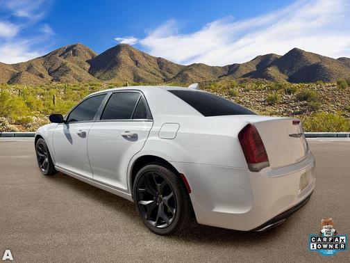 Bright White Clearcoat 2020 Chrysler 300 Touring