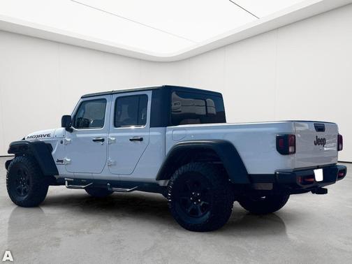 Bright White Clearcoat 2021 Jeep Gladiator Mojave 4x4