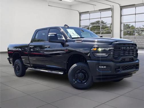 2025 RAM 2500 Tradesman Crew Cab 4x4 6'4' Box