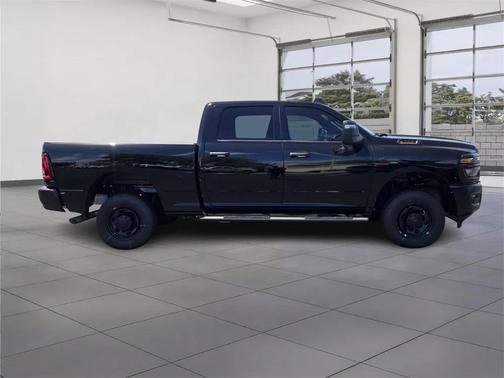 2025 RAM 2500 Tradesman Crew Cab 4x4 6'4' Box