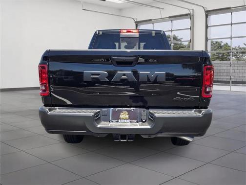 2025 RAM 2500 Tradesman Crew Cab 4x4 6'4' Box