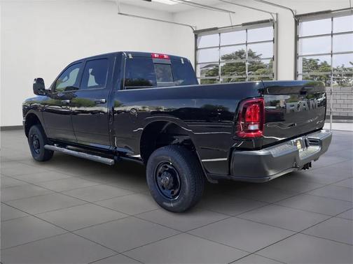 2025 RAM 2500 Tradesman Crew Cab 4x4 6'4' Box