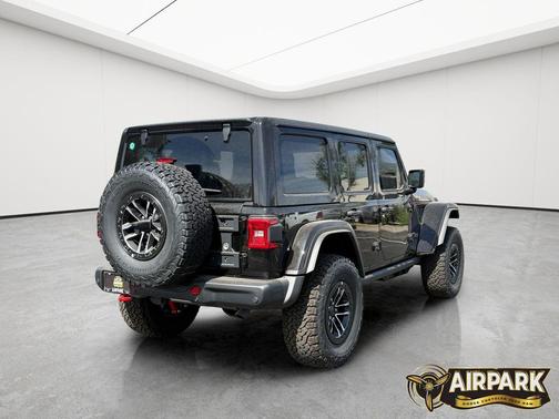 Black Clearcoat 2026 Jeep Wrangler Rubicon