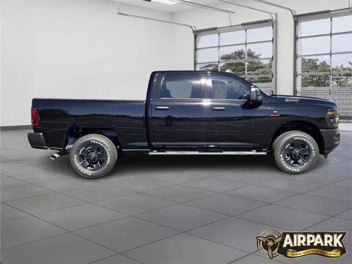 2025 RAM 2500 Tradesman Crew Cab 4x4 6'4' Box