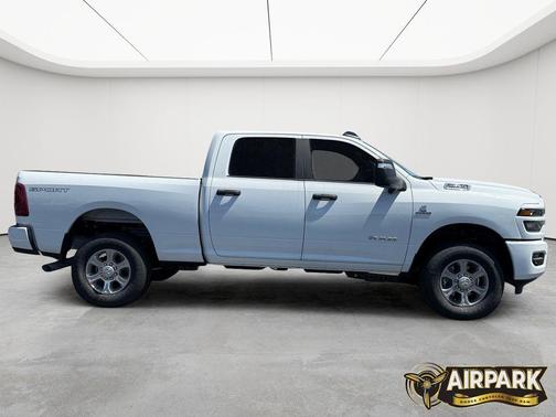 Bright White Clearcoat 2026 RAM 2500 Big Horn Crew Cab 4x4 6'4' Box