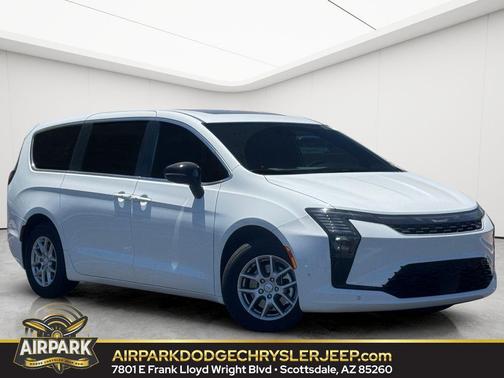 Bright White Clearcoat 2027 Chrysler Pacifica L