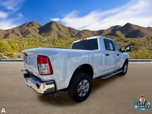 Bright White Clearcoat 2023 RAM 2500 Big Horn Crew Cab 4x4 6'4' Box