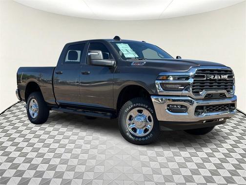 2025 RAM 2500 Tradesman Crew Cab 4x4 6'4' Box