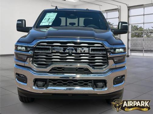 2025 RAM 2500 Tradesman Crew Cab 4x4 6'4' Box
