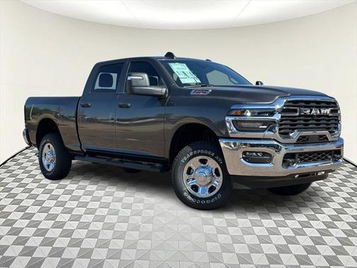 2025 RAM 2500 Tradesman Crew Cab 4x4 6'4' Box