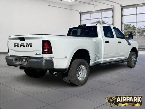 2026 RAM 3500 Tradesman Crew Cab 4x4 8' Box