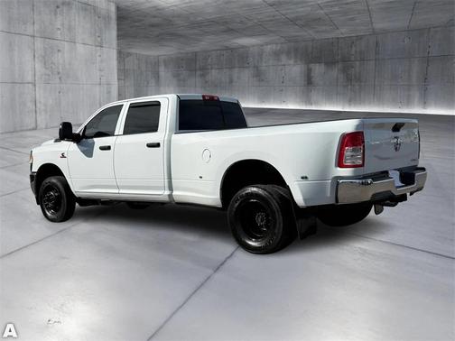 2024 RAM 3500 Tradesman Crew Cab 4x4 8' Box