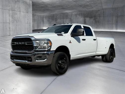 2024 RAM 3500 Tradesman Crew Cab 4x4 8' Box