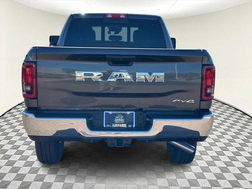 2025 RAM 2500 Tradesman Crew Cab 4x4 6'4' Box