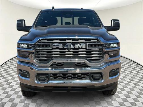 2025 RAM 2500 Tradesman Crew Cab 4x4 6'4' Box