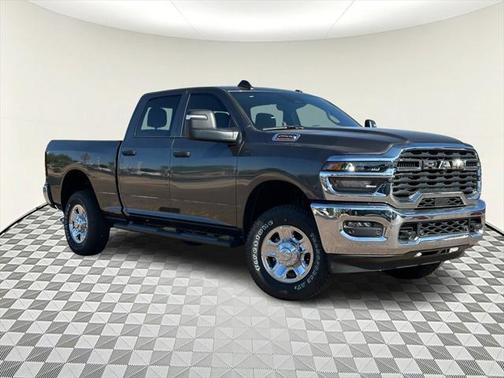 2025 RAM 2500 Tradesman Crew Cab 4x4 6'4' Box
