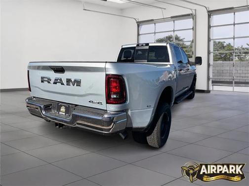 2026 RAM 3500 Tradesman Crew Cab 4x4 8' Box