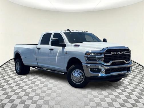 2025 RAM 3500 Tradesman Crew Cab 4x4 8' Box