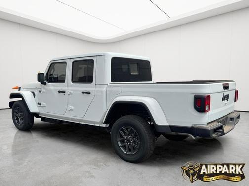 Bright White Clearcoat 2026 Jeep Gladiator Sport S