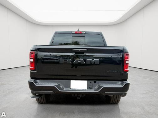 Diamond Black Crystal Pearlcoat 2025 RAM 1500 Tradesman