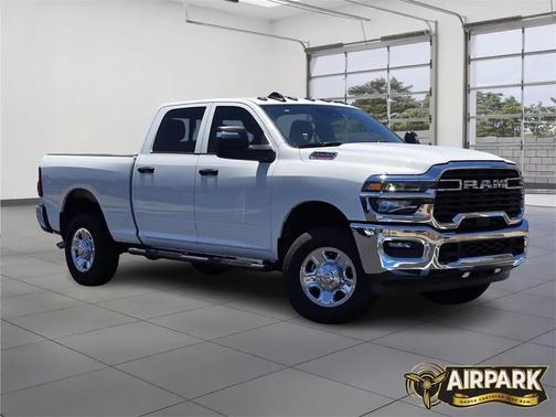 2025 RAM 2500 Tradesman Crew Cab 4x4 6'4' Box