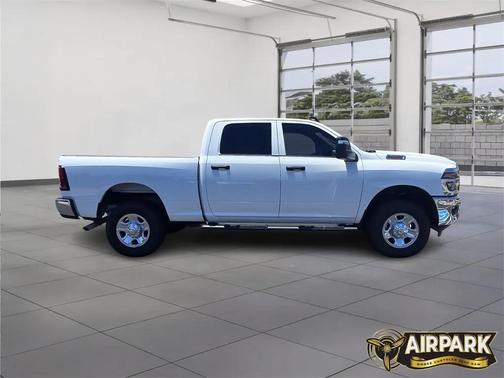 2025 RAM 2500 Tradesman Crew Cab 4x4 6'4' Box