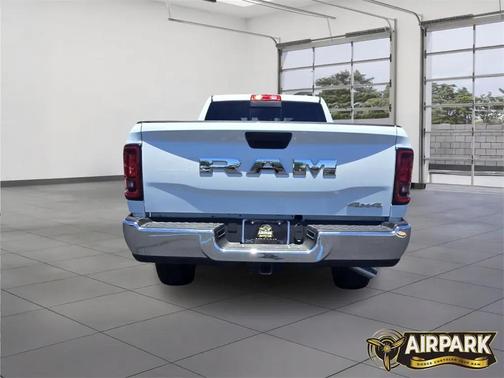 2025 RAM 2500 Tradesman Crew Cab 4x4 6'4' Box