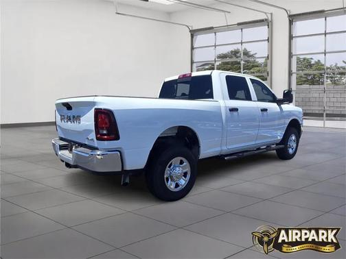 2025 RAM 2500 Tradesman Crew Cab 4x4 6'4' Box