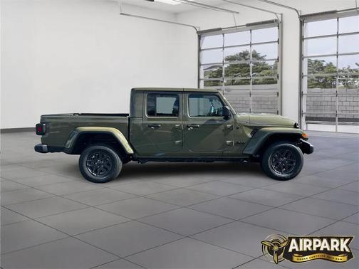 2025 Jeep Gladiator Sport S