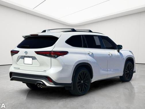 Wind Chill Pearl 2023 Toyota Highlander XSE