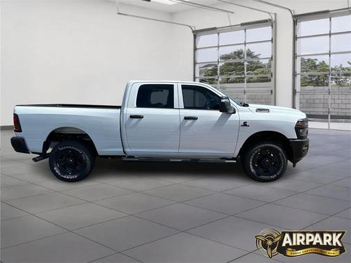 2025 RAM 2500 Tradesman Crew Cab 4x4 6'4' Box