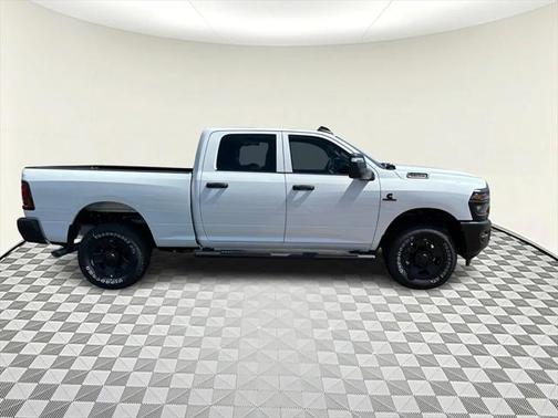 2025 RAM 2500 Tradesman Crew Cab 4x4 6'4' Box