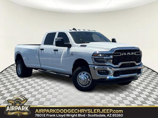 2025 RAM 3500 Tradesman Crew Cab 4x4 8' Box
