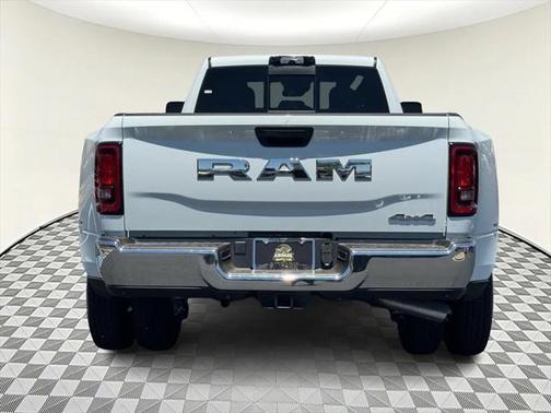 2025 RAM 3500 Tradesman Crew Cab 4x4 8' Box