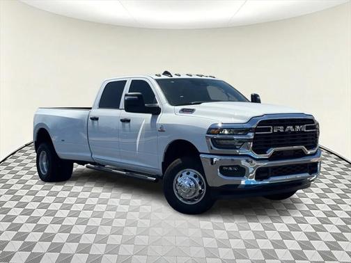 2025 RAM 3500 Tradesman Crew Cab 4x4 8' Box