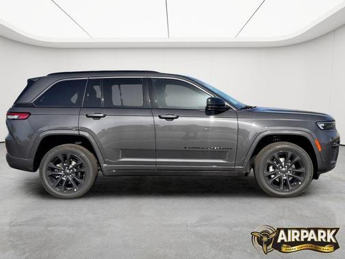 Baltic Gray Metallic Clearcoat 2026 Jeep Grand Cherokee Limited