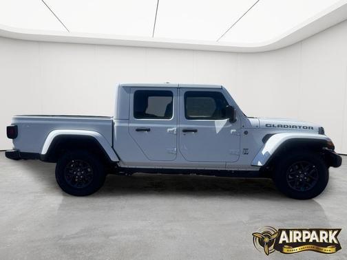 Bright White 2026 Jeep Gladiator Sport