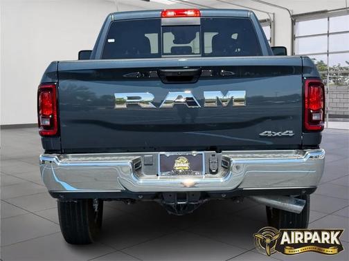 2026 RAM 2500 Tradesman Crew Cab 4x4 6'4' Box