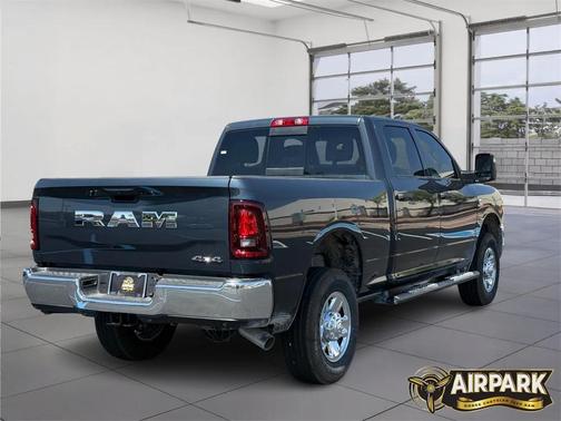 2026 RAM 2500 Tradesman Crew Cab 4x4 6'4' Box