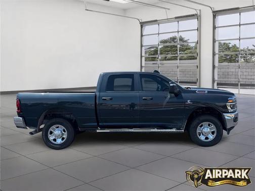 2026 RAM 2500 Tradesman Crew Cab 4x4 6'4' Box