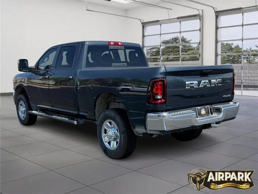 2026 RAM 2500 Tradesman Crew Cab 4x4 6'4' Box